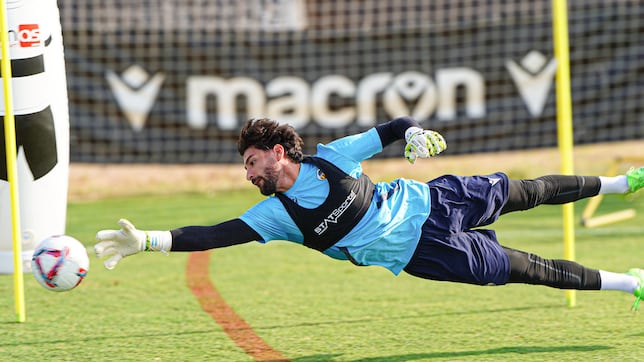 Diez jugadores del Castellón, libres de negociar su futuro a partir de enero
