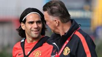 El colombiano, bajo la dirección técnica del holandés, marcó 4 goles en el Manchester United.