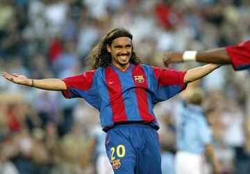El jugador argentino vistió la camiseta del FC Barcelona la temporada 2002/03. En 2004 llegó al Villarreal donde jugó hasta el 2006.