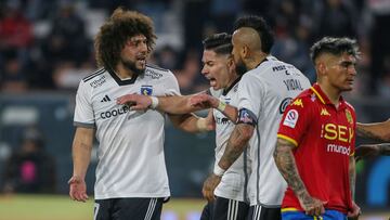 Futbol, Colo Colo vs Union Espanola.
Fecha 16, Campeonato Nacional 2024.
El jugador de Colo Colo Arturo Vidal es fotografiado contra Union Espanola durante el partido de primera division disputado en el estadio Monumental en Santiago, Chile.
21/07/2024
Jonnathan Oyarzun/Photosport
Football, Colo Colo vs Union Espanola.
16th turn, 2024 National Championship.
Colo Colo's player Arturo Vidal is pictured against Union Espanola during the first division match held at the Monumental stadium in Santiago, Chile.
21/07/2024
Jonnathan Oyarzun/Photosport