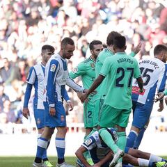 Zidane se queda sin laterales zurdos para viajar a Valencia