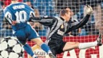 <b>HÉROE. </b>Shevchenko se doctoró en el Bernabéu en 1999.