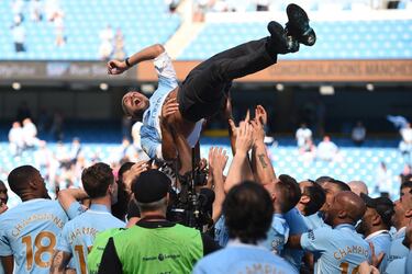 Ovación a Pep Guardiola.