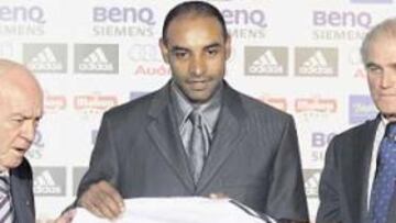 <b>DE ESTRENO. </b>Di Stéfano, Emerson y Calderón, en el Bernabéu.