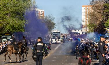 Así recibió el madridismo el autobús del equipo en el Bernabéu