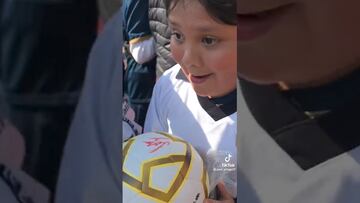 ¡Imperdible reacción! Niño enloquece al conseguir la firma de Sebastián Sosa