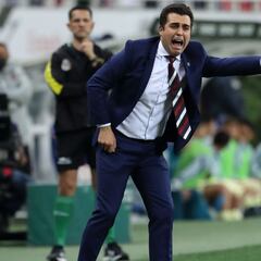 ¡Fuera Leaño! Retumbó en el Akron tras el empate sin goles entre Chivas y América