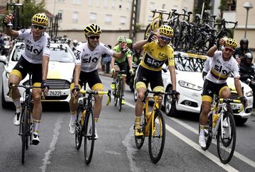 El equipo Sky ha sido el principal protagonista de la 104ª edición del Tour de Francia. Los españoles Mikel Landa y Mikel Nieve, han sido de gran ayuda para la victoria de Froome.