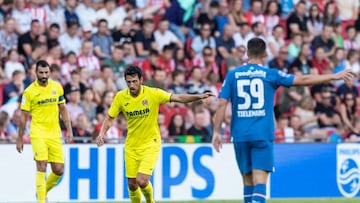 EINDHOVEN, NETHERLANDS - JULY 16: J.L. Morales of Villarreal CF Controls the ball during the Pre-Season test match between PSV and Villarreal CF at Phillips Stadium on July 16, 2022 in Eindhoven, Netherlands. (Photo by Raymond Smit/NESImages/DeFodi Images via Getty Images)