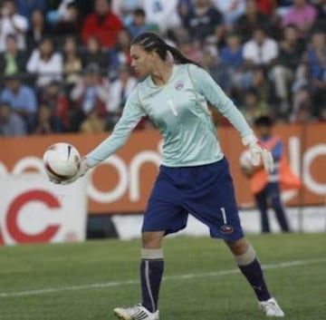 Ha participado en tres Copa América y un Mundial con la camiseta de la Roja.