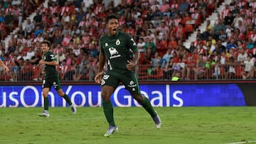 Jeremy Arévalo, al marcar con el Racing.