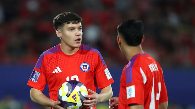 Pertenece a la U, pelea por no descender en Chile y debutó en la Roja con 20 años: el ‘regalón’ de Córdova