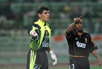 Casillas and Roberto Carlos during the 3-3 draw with Olympiacos.