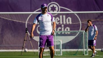 VALLADOLID. 21/08/23. PHOTOGENIC. ENTRENAMIENTO REAL VALLADOLID. PEZZOLANO