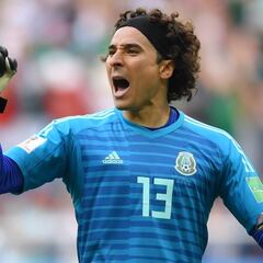 Guillermo Ochoa estaría en la mira de la Fiorentina
