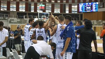 Los jugadores del Gipuzkoa, tras un partido.
