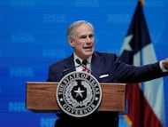 Greg Abbot, mandatario del estado sureño, señaló que si las ciudades que serán sede como Dallas, Houston y Austin no se alinean con las leyes migratorias federales, retirará el apoyo para el evento