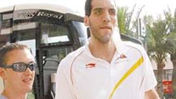 <b>DUDOSO. </b>Dueñas tiene molestias en una rodilla y podría ser hoy reservado por Pesquera.