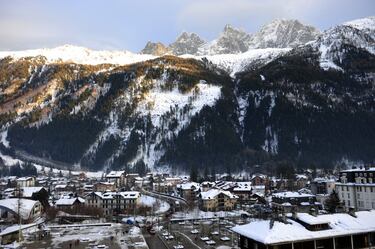 Una de las estaciones más conocidas a nivel mundial. Llamada el "Techo de Europa" por sus impresionantes vistas de alta montaña. 
