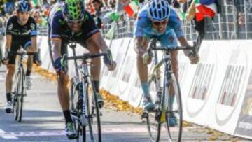 Alejandro Valverde bate a Diego Rosa en el sprint por la cuarta plaza de Lombard&iacute;a.