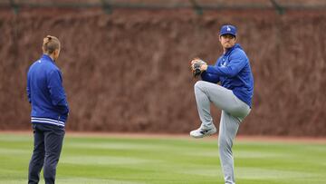 CHICAGO, ILLINOIS - APRIL 05: Shohei Ohtani #17 of the Los Angeles Dodgers throws on the field prior to the game against the Chicago Cubs at Wrigley Field on April 05, 2024 in Chicago, Illinois.   Michael Reaves/Getty Images/AFP (Photo by Michael Reaves / GETTY IMAGES NORTH AMERICA / Getty Images via AFP)