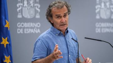 El director del Centro de Coordinaci&oacute;n de Alertas y Emergencias Sanitarias (CCAES), Fernando Sim&oacute;n, durante una rueda de prensa para informar sobre los casos y la evoluci&oacute;n de la pandemia del coronavirus en Espa&ntilde;a.