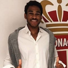 Mboula atiza al Barça: "El Mónaco apuesta por los jóvenes"