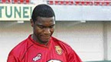 <B>SE PUSO LA CAMISETA</B>. Harold Lozano ejerció de jugador bermellón.