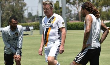 ¡El famoso chef hasta ha entrenado con LA Galaxy debido a su gran afición!
