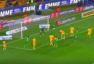 La desafortunada jugada de un chileno en la liga de México