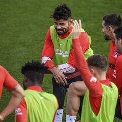 Simeone repite por tercera vez convocatoria con Riquelme