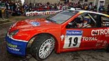 <b>QUIERE SER LÍDER.</B> Carlos Sainz, muy cerca de ponerse en cabeza del Mundial de Rallies 2003.