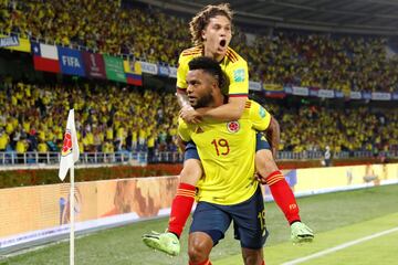 La Selección Colombia venció 3-1 a la Selección de Chile en el Metropolitano de Barranquilla por la fecha 10 de Eliminatorias Sudamericanas.