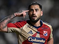 Independiente Medellin's Argentine forward #19 Francisco Fydriszewski celebrates after scoring his team's first goal during the Copa Libertadores phase two first-leg football match between Uruguay's Liverpool and Colombia's Independiente Medellin at the Alfredo Victor Viera Park Stadium in Montevideo on February 17, 2026. (Photo by Eitan ABRAMOVICH / AFP)