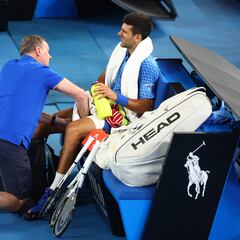 Djokovic ganó el Open de Australia con un desgarro de tres centímetros en su pierna