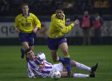 Jorge López, con la camiseta del Villarreal, en un partido frente al Valladolid, en febrero de 2003.