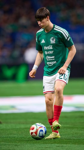 Armando Gonzalez of Mexico during 2025 International Friendly match between Mexico (Mexican National team) and Paraguay at Alamodome Stadium, on November 18, 2025 in San Antonio Texas, United States.