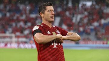 MUNICH, GERMANY - AUGUST 22: Robert Lewandowski of FC Bayern Muenchen celebrates after scoring their side&#039;s first goal during the Bundesliga match between FC Bayern M&uuml;nchen and 1. FC K&ouml;ln at Allianz Arena on August 22, 2021 in Munich, Germa