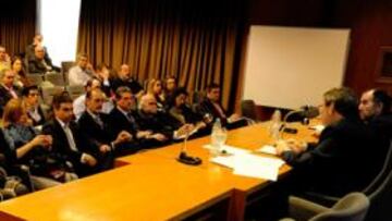 <b>INTERÉS. </b>Jaime Lissavetzky y Martín del Burgo, ante los asistentes a las Jornadas Antidopaje.