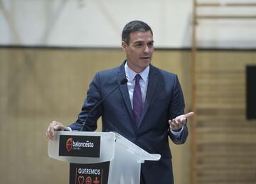 El presidente del Gobierno Pedro Sánchez hablando durante el acto de despedida.