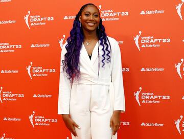 Aliyah Boston, MVP de la NCAA, posa a su llegada al Spring Studios de Nueva York, llegando a la gala del draft siendo la favorita para ser la primera elegida en el draft de la WNBA.