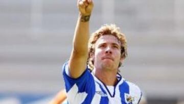 <b>SIGUE EN PRIMERA.</b> Gracias a su fichaje por el club azulón, el ex central del Málaga podrá seguir jugando en los campos de Primera División.