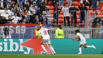 Soccer Football - Women&rsquo;s Champions League - Semi Final - First Leg - Olympique Lyonnais v Paris St Germain - Groupama Stadium, Lyon, France - April 24, 2022 Olympique Lyonnais&#039; Catarina Macario celebrates scoring their third goal REUTERS/Steph