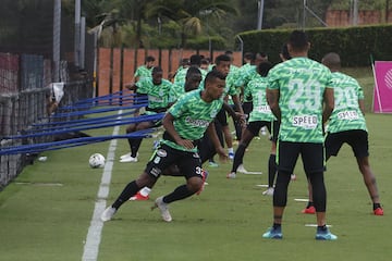 Atlético Nacional entrenó pensando en el partido frente al Independiente Medellín por la décima fecha de la Liga Águila. EL 'clásico paisa' se disputará el sábado a las 3:15 p.m. 