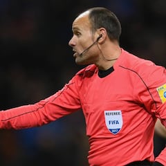 Mateu Lahoz arbitrará el Dinamarca-Australia del Grupo C