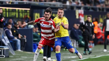 24/01/26 PARTIDO SEGUNDA DIVISION CADIZ - GRANADA ALEX SOLA CON JAVI ONTIVEROS