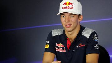 Pierre Gasly en la rueda de prensa de la FIA en Sepang.