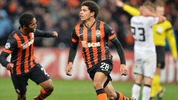 Taison es el sustituto de Douglas Costa en Brasil por lesión