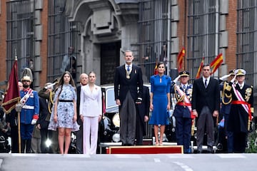 Los Reyes de España, Felipe VI y Letizia, la princesa Leonor y la infanta Sofía durante el acto de jura de la Constitución ante las Cortes Generales, en el Congreso de los Diputados.