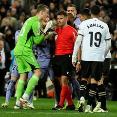 Real Madrid-Valencia referee ‘put in the fridge’ as punishment for added time error